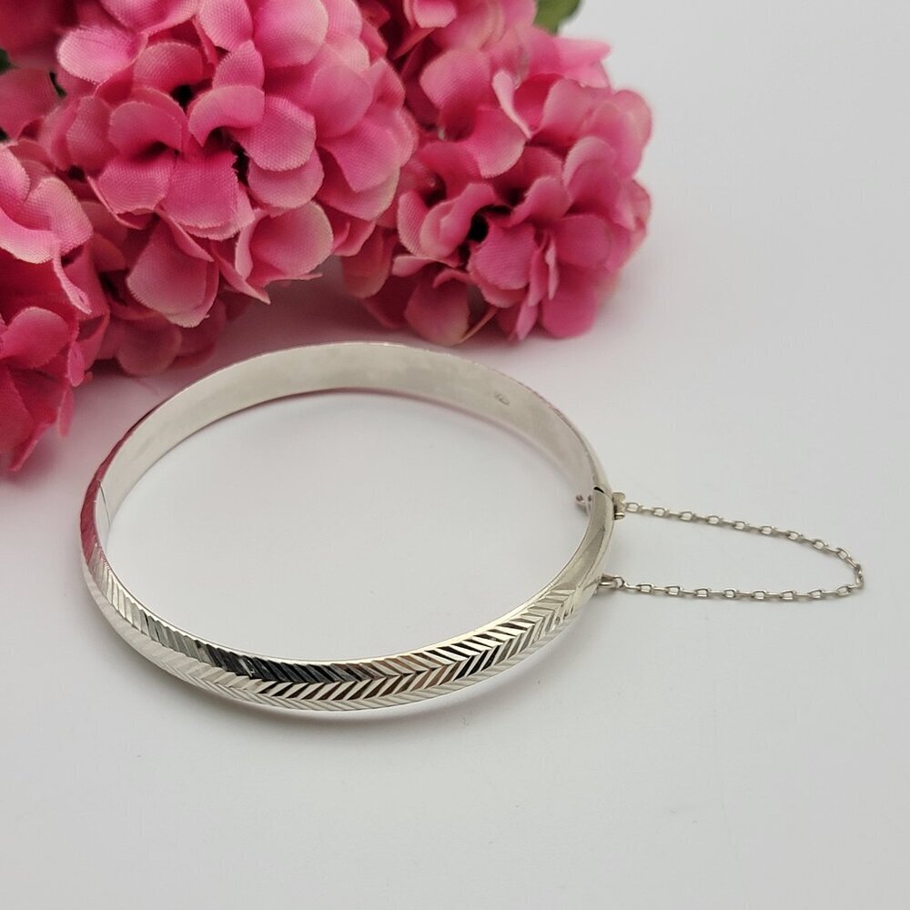 Vintage 925 Sterling Silver Chevron Embossed Bangle Bracelet 7.25" Safety Chain